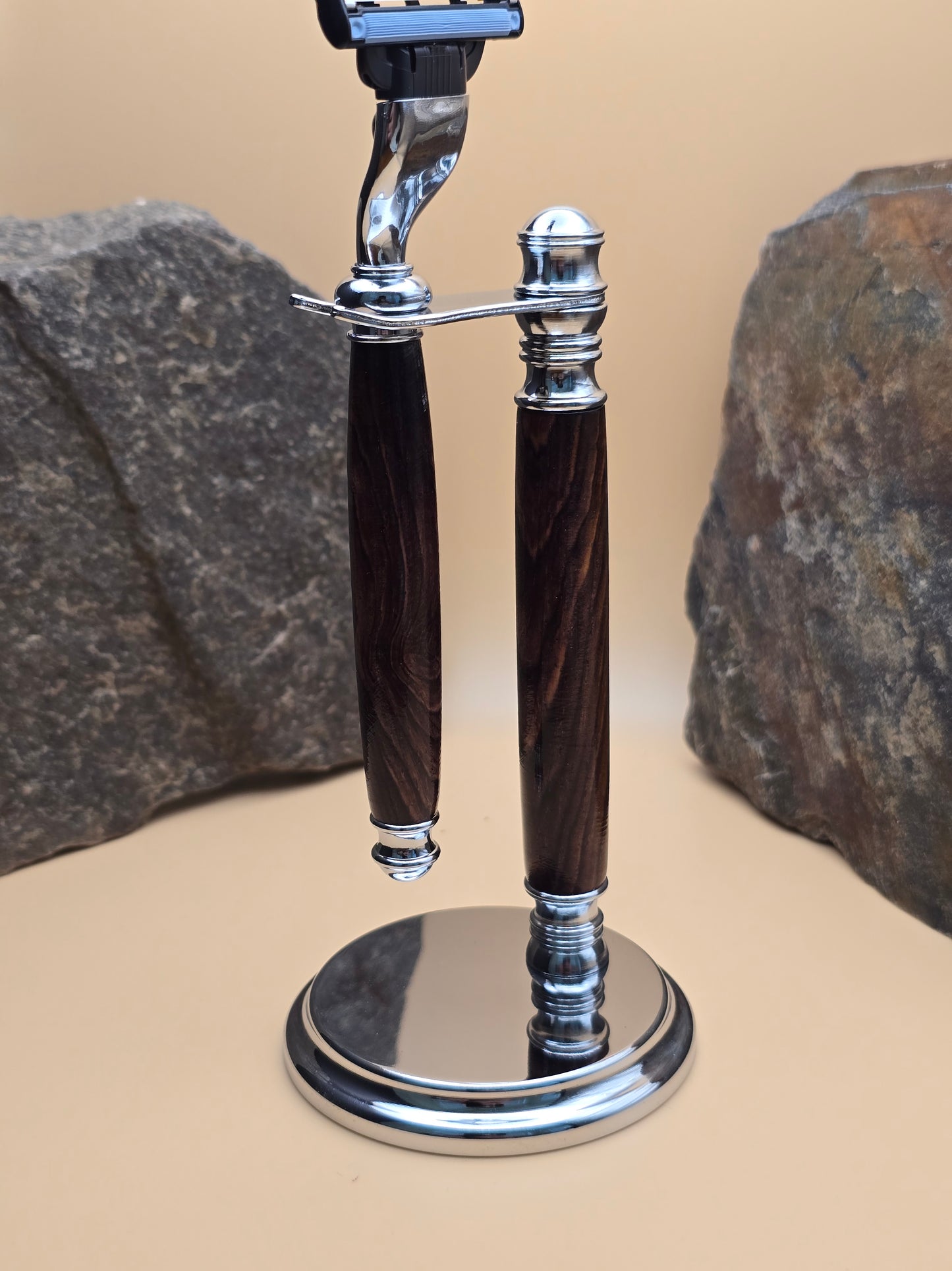 Razor and Stand