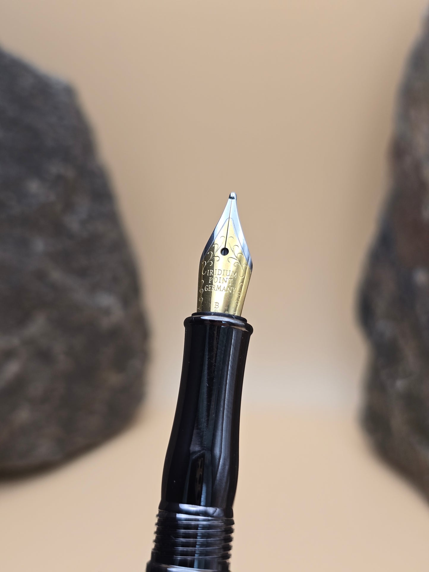 Purple (Dyed) Amboyna Burl Fountain Pen